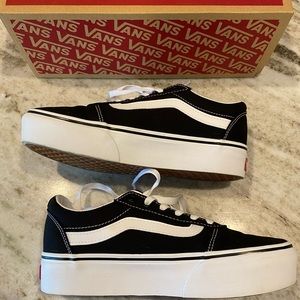 Vans Ward Platform Sneaker